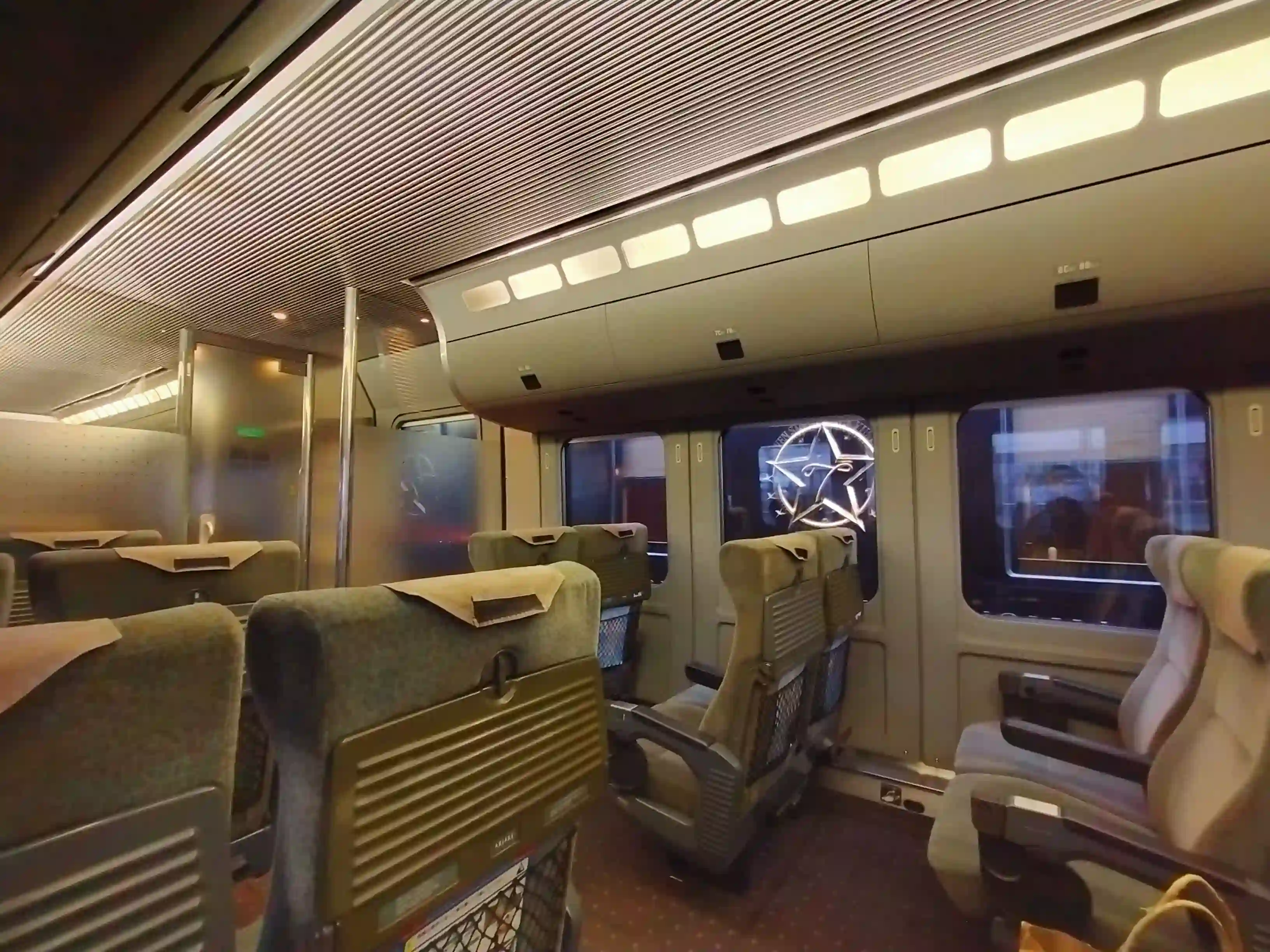 特急の車両が使われていた